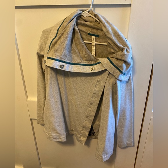 Lululemon Athletica Savasana wrap jacket - Picture 2 of 6